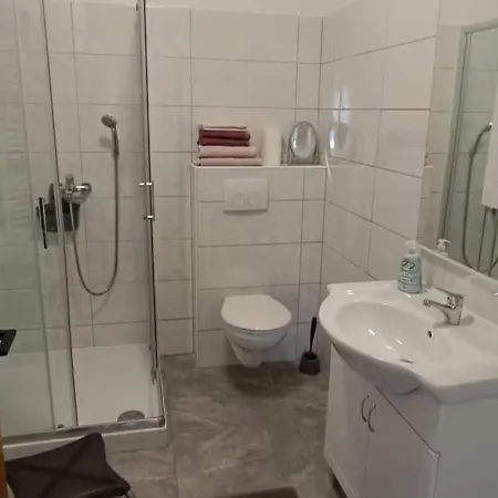 Cecilia Apartment *