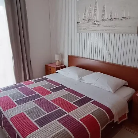 Cecilia Apartment