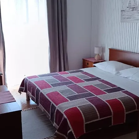 Cecilia Apartment